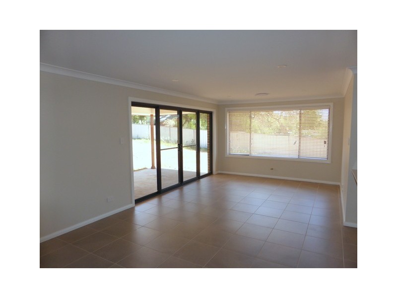 6A Jones Street, Parkes NSW 2870