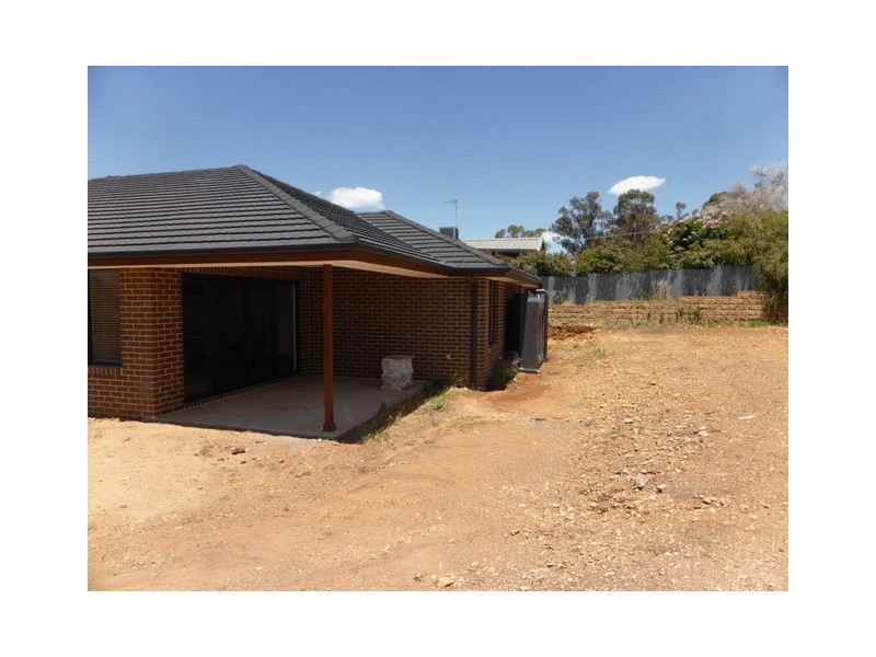 6A Jones Street, Parkes NSW 2870