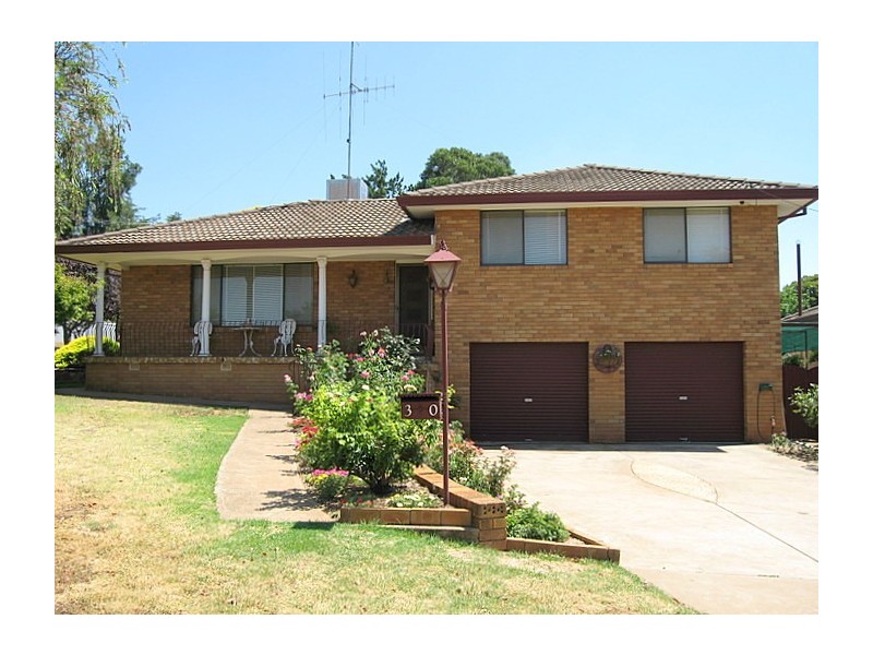 30 Reid Street, Parkes NSW 2870