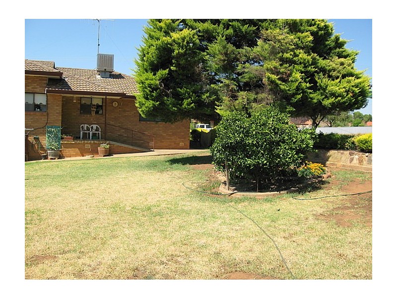 30 Reid Street, Parkes NSW 2870