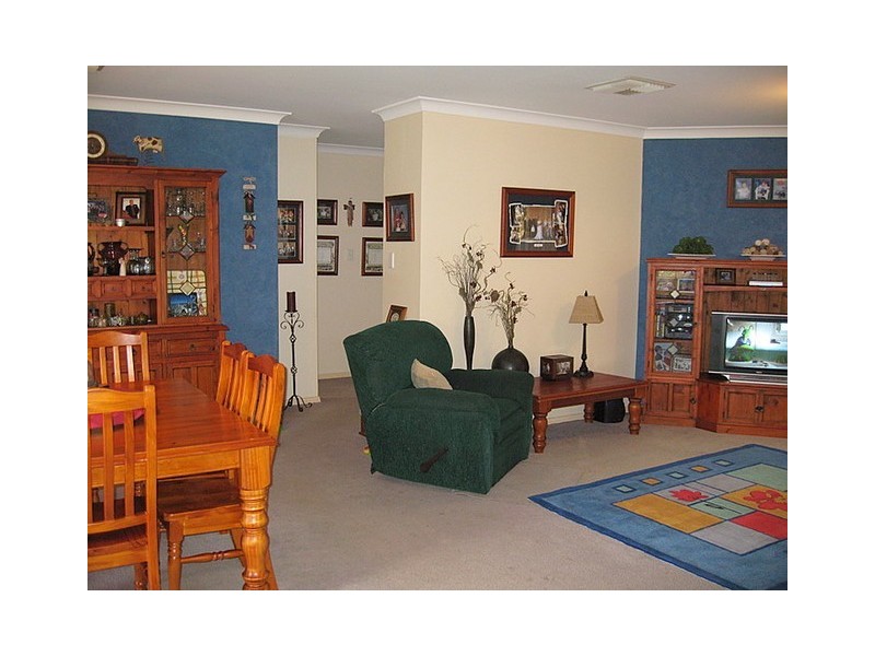 7 Glenburnie Close, Parkes NSW 2870