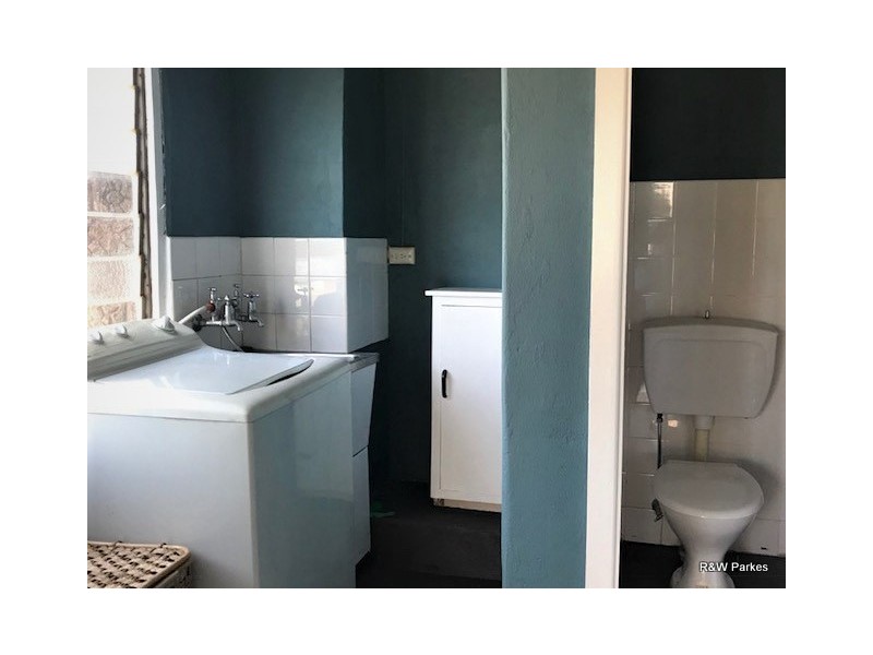 135 Victoria Street, Parkes NSW 2870