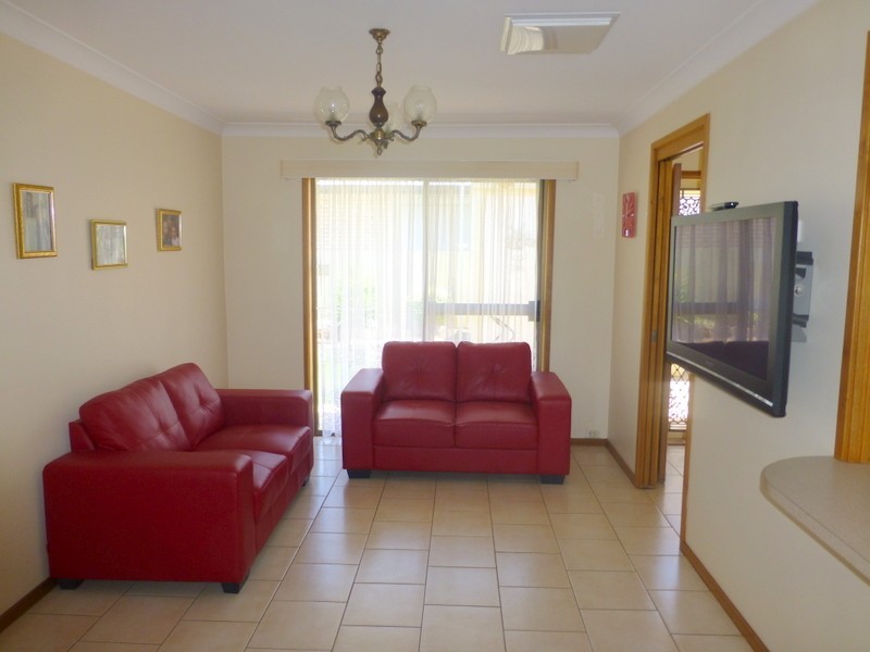 2 Russell Street, Parkes NSW 2870