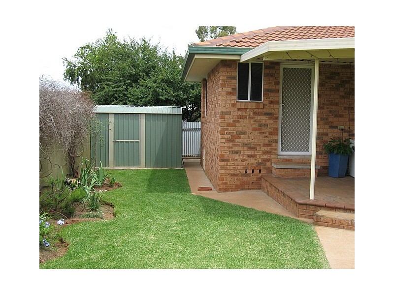 33 Glenhaven Avenue, Parkes NSW 2870