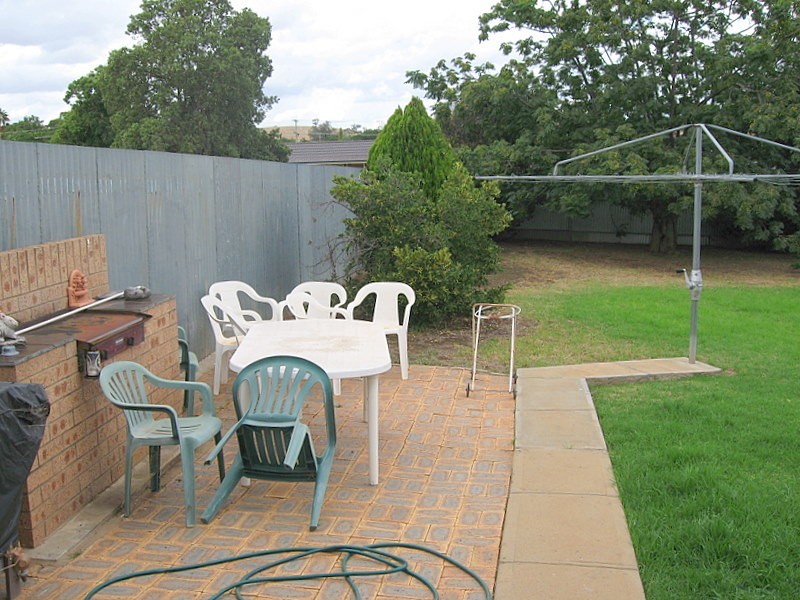 31 Coleman Road, Parkes NSW 2870