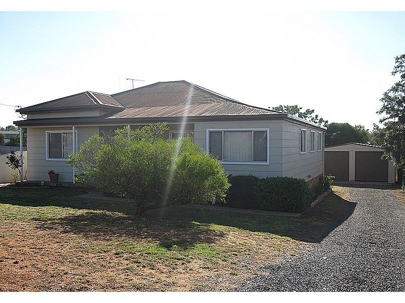 31 Coleman Road, Parkes NSW 2870