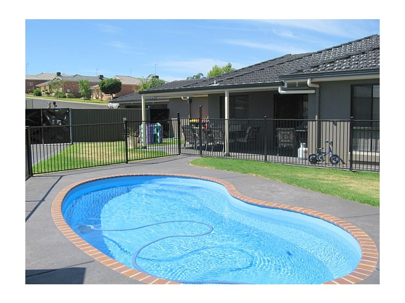 39 Glenburnie Close, Parkes NSW 2870