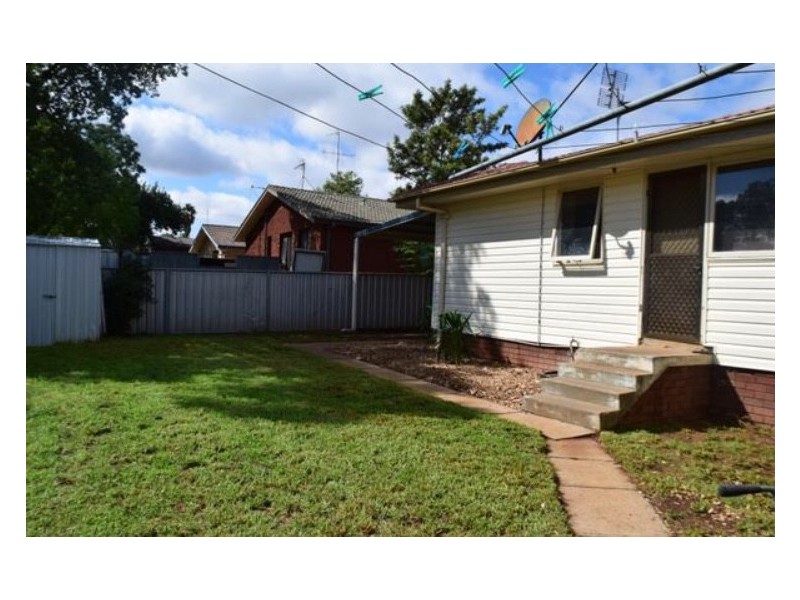 14 Callaghan Street, Parkes NSW 2870