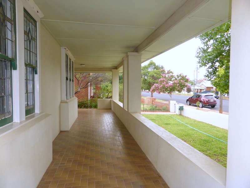 46 Church Street, Parkes NSW 2870