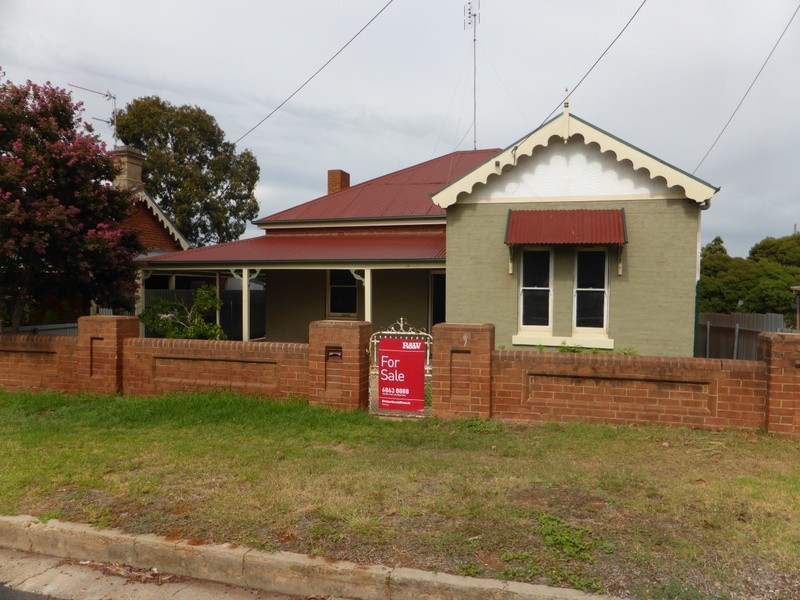 10 Phillips Street, Parkes NSW 2870