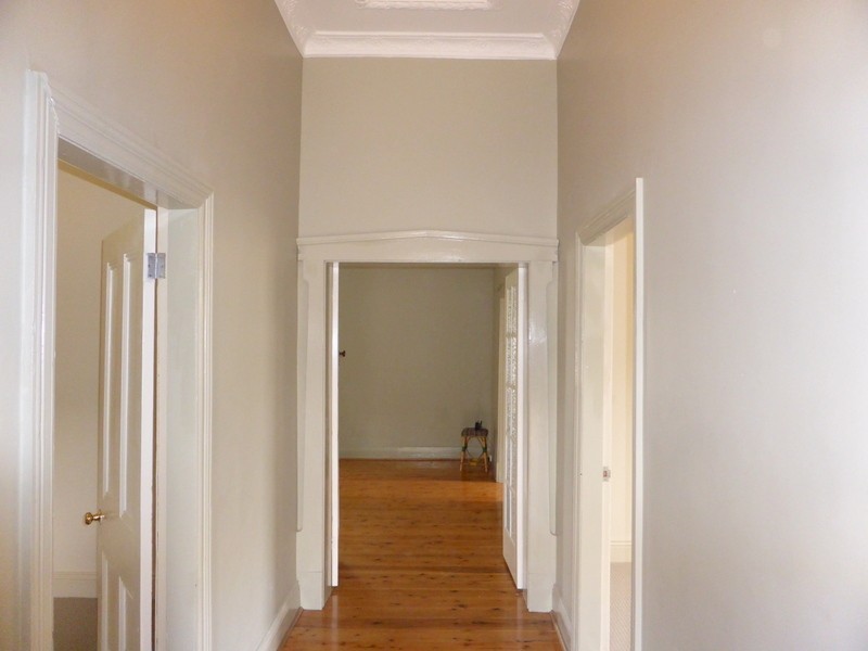 10 Phillips Street, Parkes NSW 2870