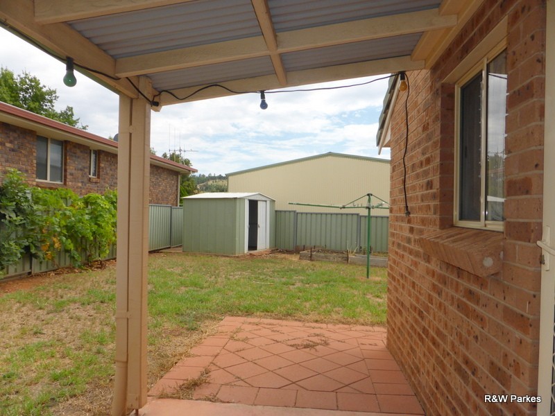 8 Golden Bar Drive, Parkes NSW 2870