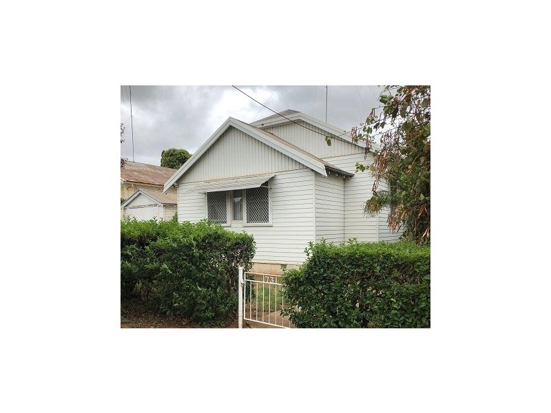 73 Bogan Street, Parkes NSW 2870