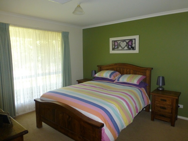 3 Glenburnie Close, Parkes NSW 2870