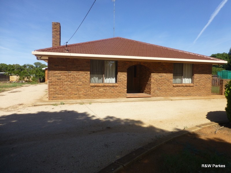 22 Nash Street, Parkes NSW 2870