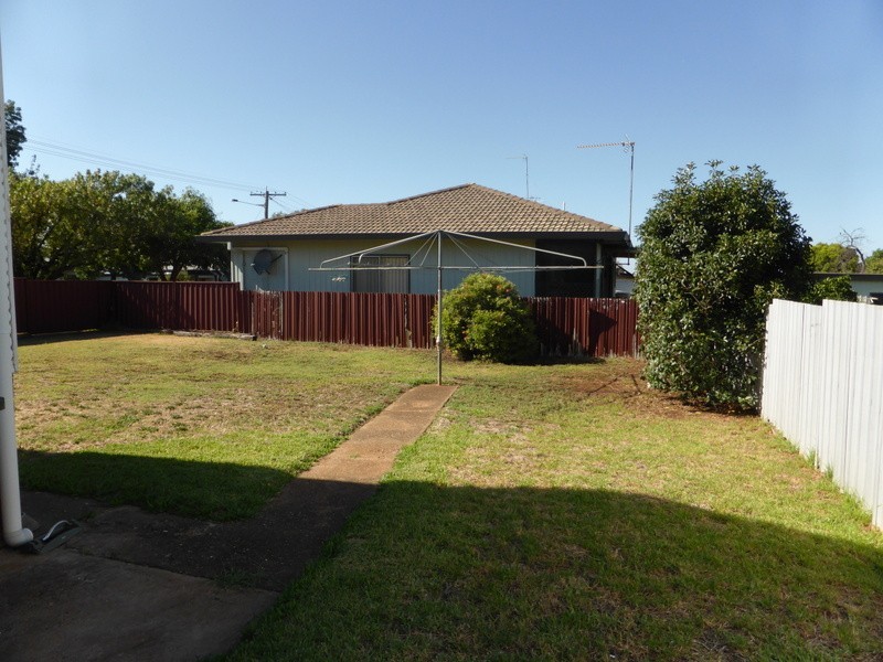 17 Orange Street, Parkes NSW 2870