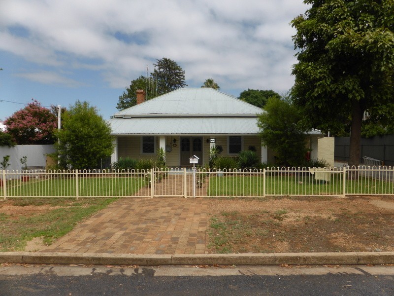 140A Currajong Street, Parkes NSW 2870