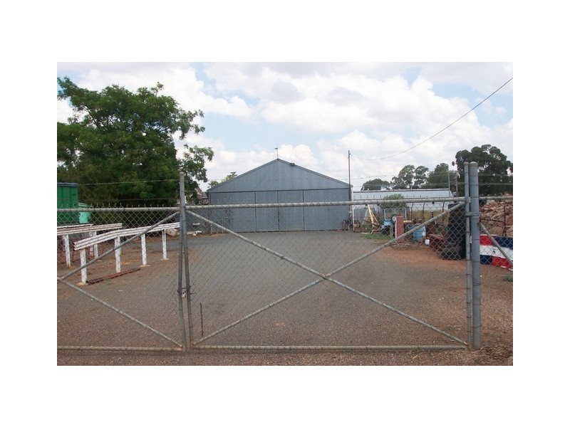 37 Pearce Street, Parkes NSW 2870