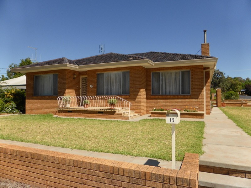 15 Carrington Street, Parkes NSW 2870