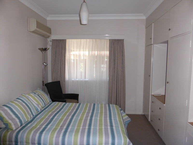 15 Carrington Street, Parkes NSW 2870