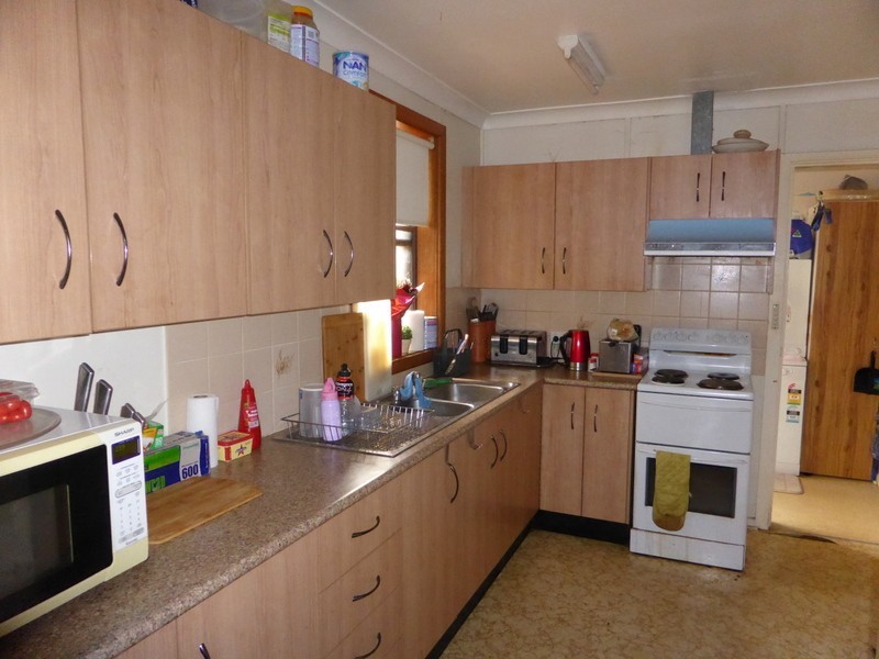 9 Faull Crescent, Parkes NSW 2870