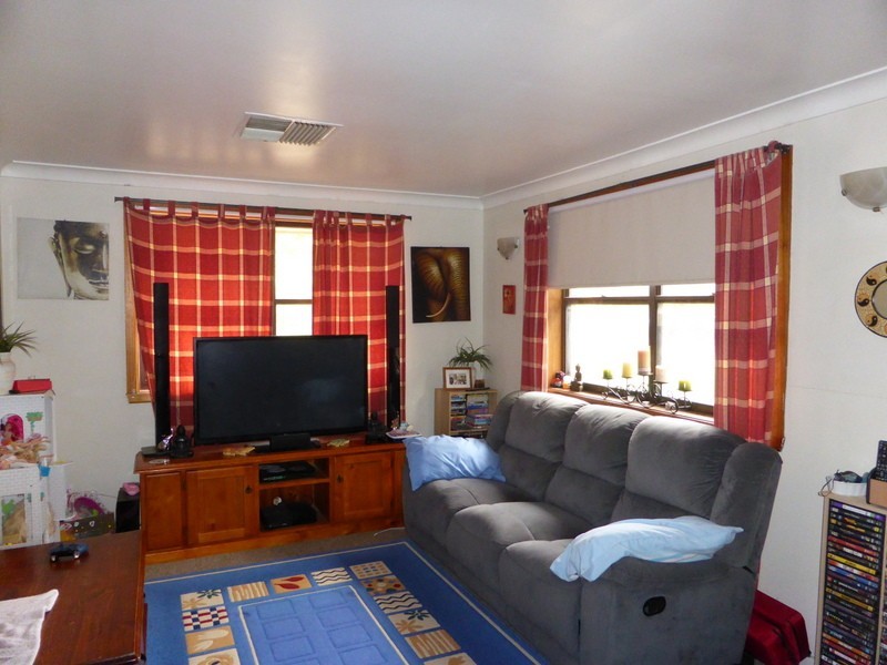 9 Faull Crescent, Parkes NSW 2870