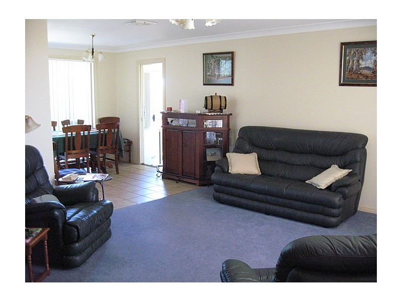 10 Highland Avenue, Parkes NSW 2870