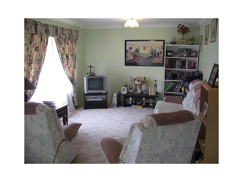 10 Ebelina Crescent, Parkes NSW 2870