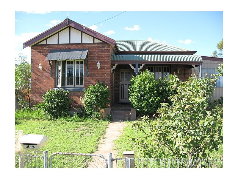 10 May Street, Parkes NSW 2870