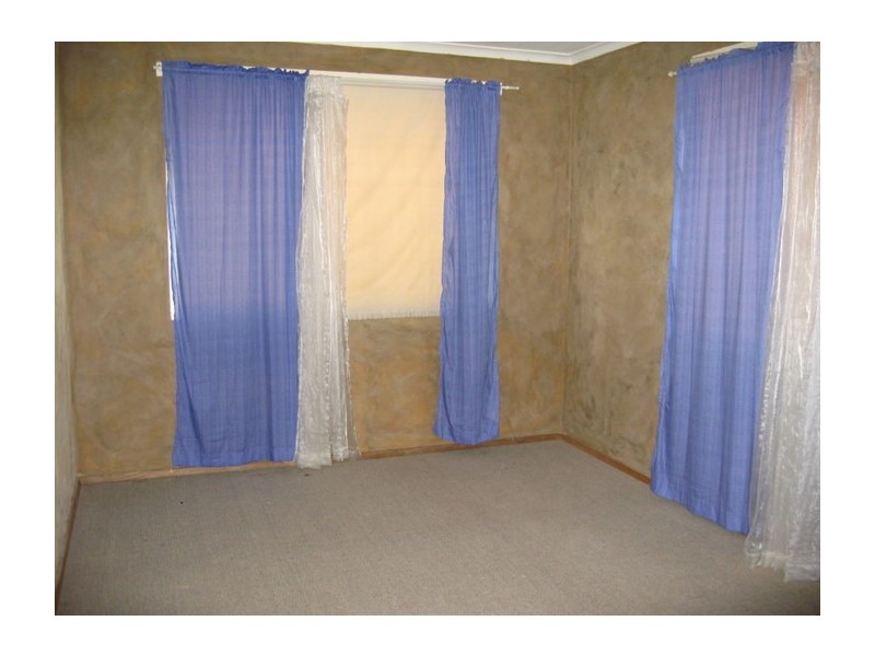 10 May Street, Parkes NSW 2870