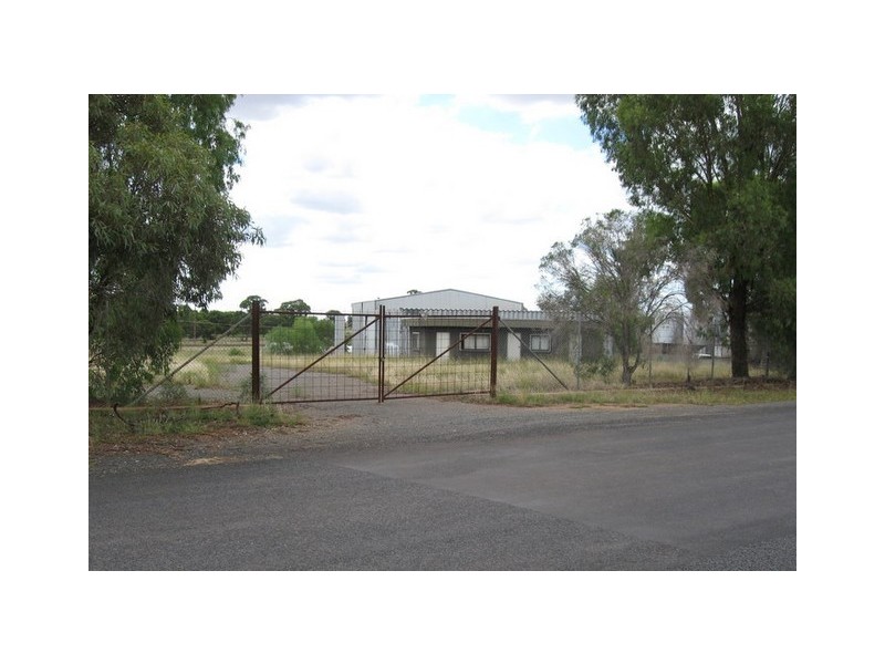 42 Matthews Street, Parkes NSW 2870