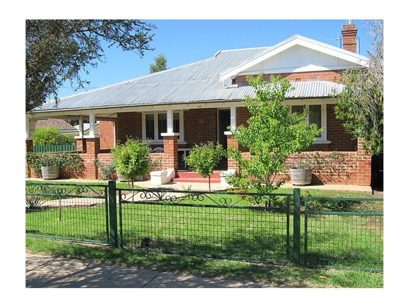55 Dalton Street, Parkes NSW 2870