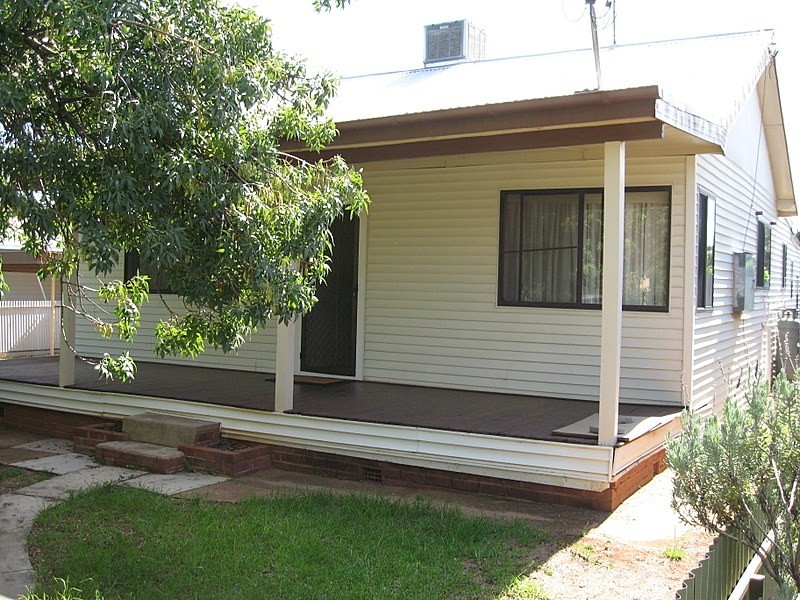 28 Thornbury Street, Parkes NSW 2870