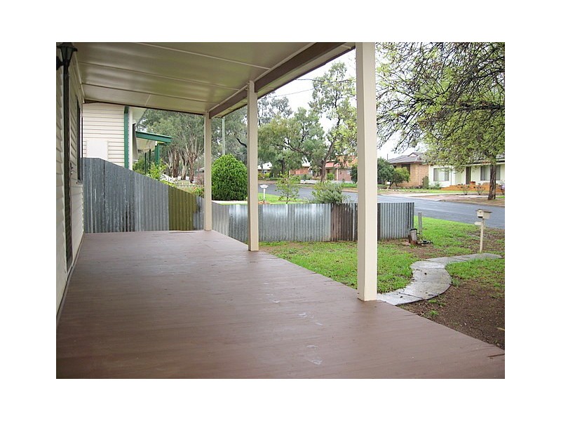 28 Thornbury Street, Parkes NSW 2870