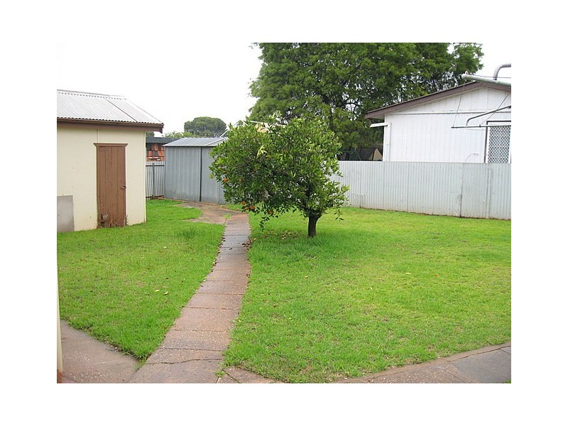 28 Thornbury Street, Parkes NSW 2870