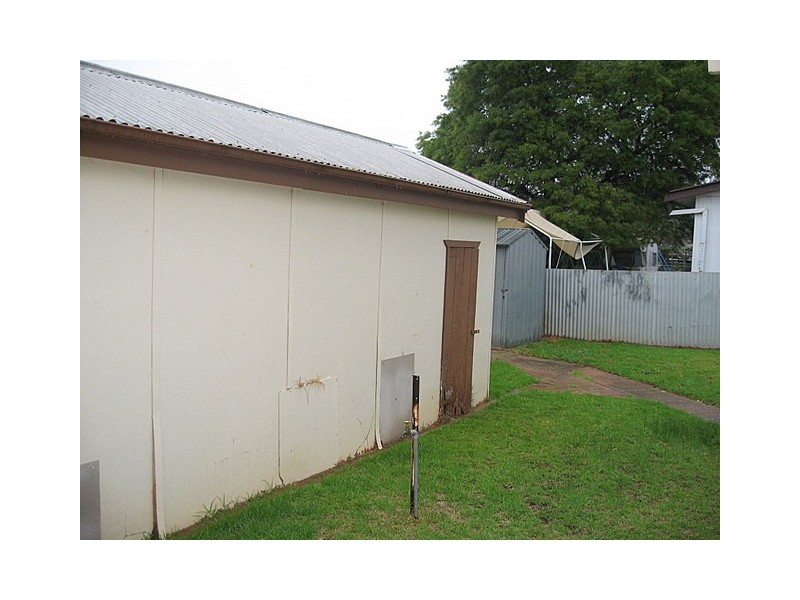 28 Thornbury Street, Parkes NSW 2870