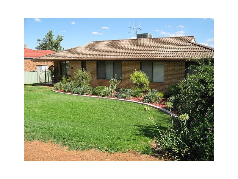 9 Want Street, Parkes NSW 2870