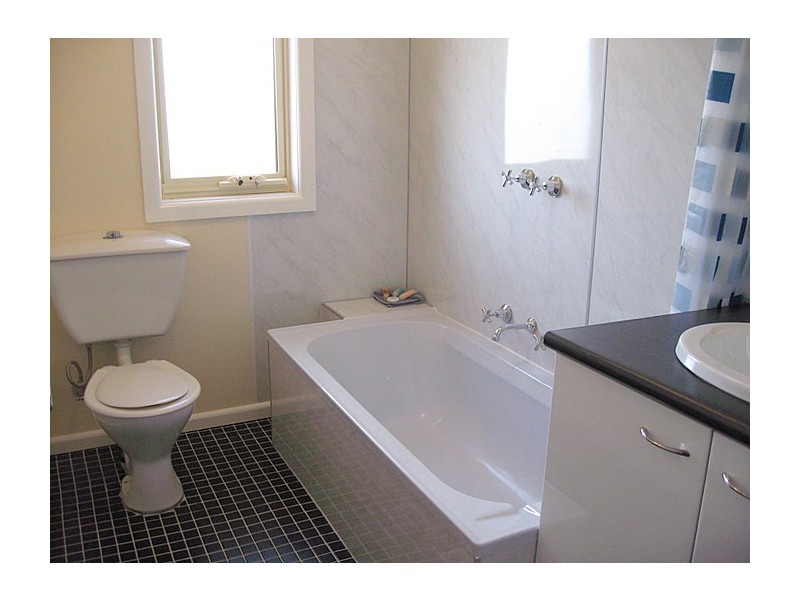 23 Westcott Crescent, Parkes NSW 2870