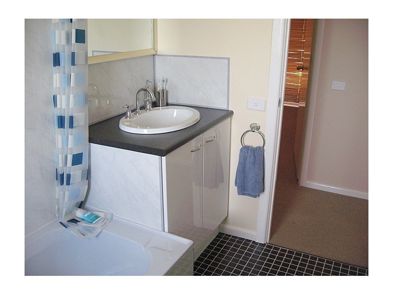 23 Westcott Crescent, Parkes NSW 2870