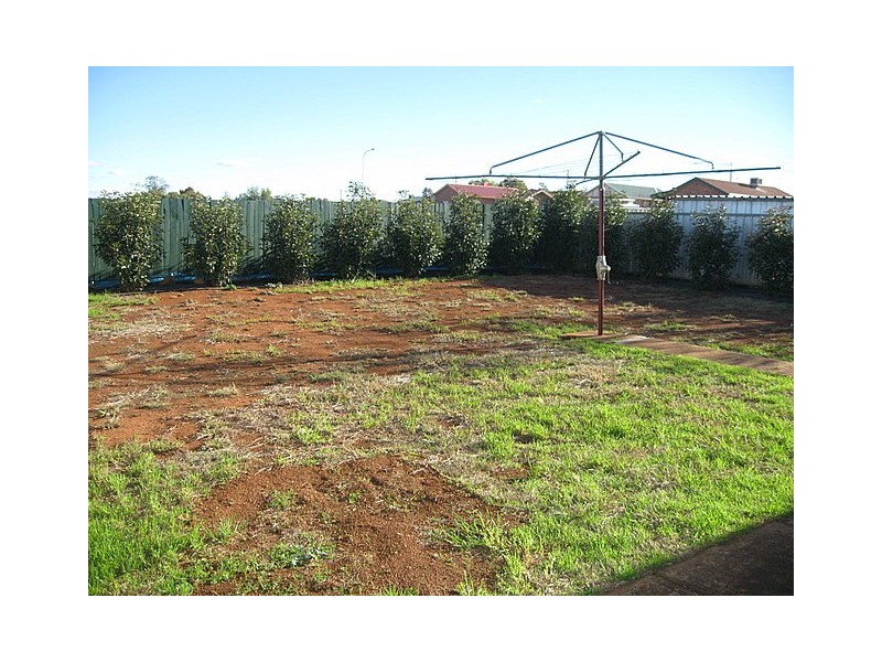 23 Westcott Crescent, Parkes NSW 2870