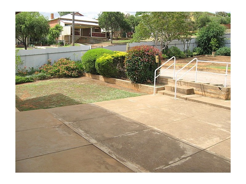 161 Currajong Street, Parkes NSW 2870