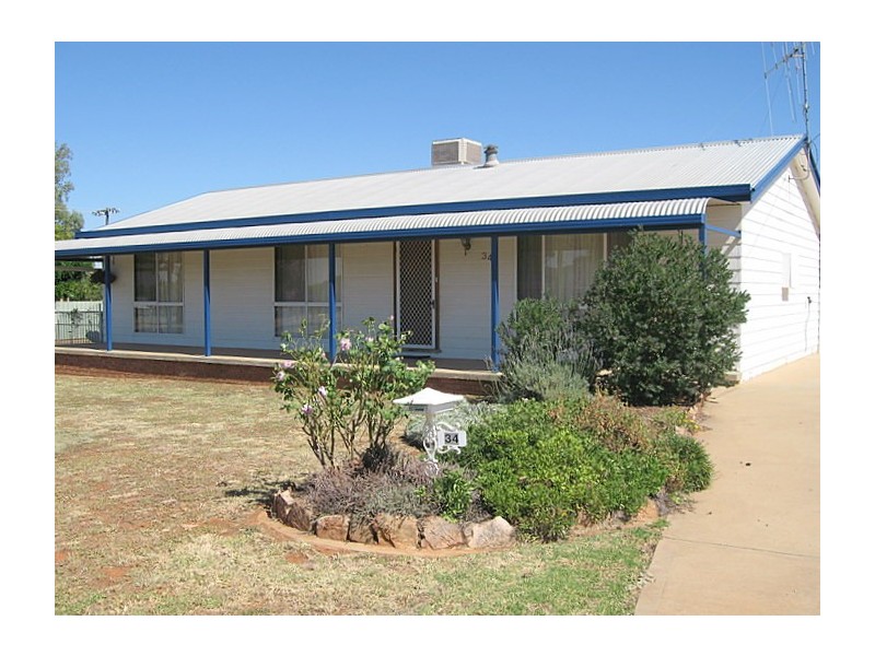 34 Flinders Street, Parkes NSW 2870