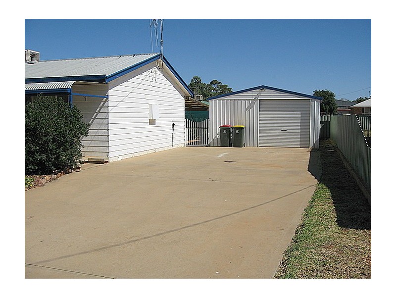 34 Flinders Street, Parkes NSW 2870