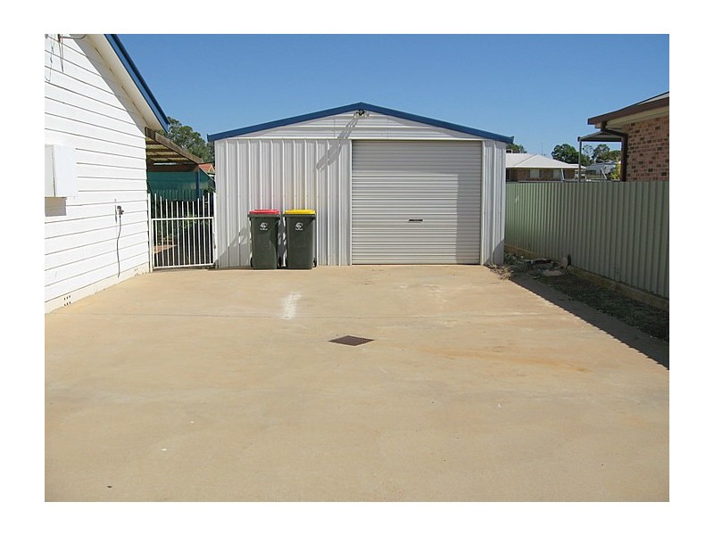 34 Flinders Street, Parkes NSW 2870