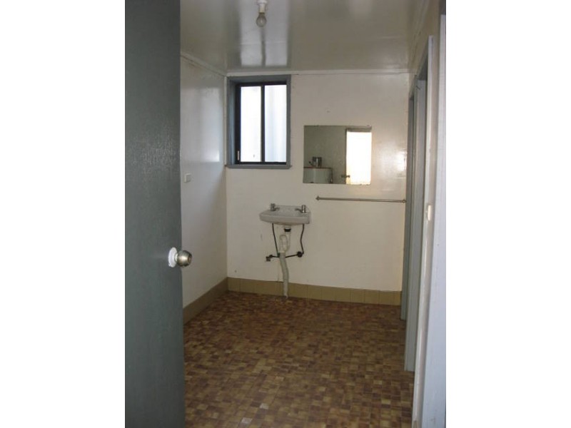 42 Matthews Street, Parkes NSW 2870