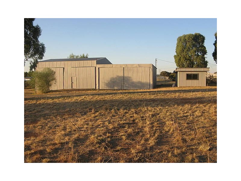 42 Matthews Street, Parkes NSW 2870