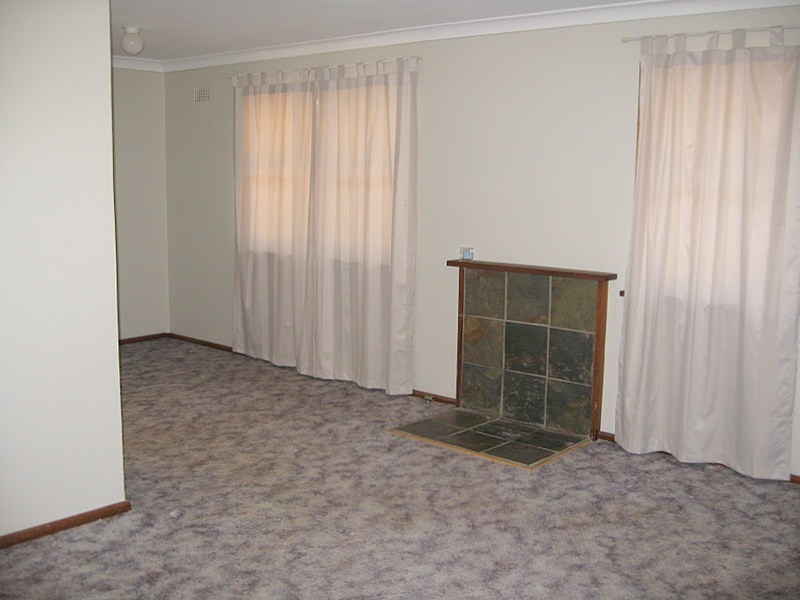 42 Medlyn Street, Parkes NSW 2870