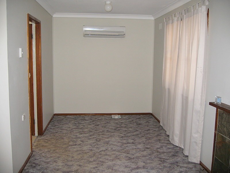 42 Medlyn Street, Parkes NSW 2870