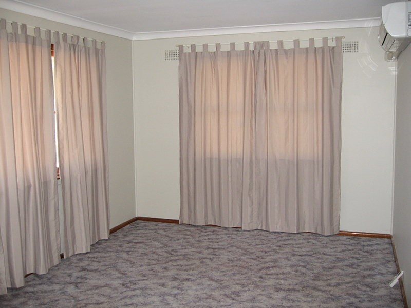 42 Medlyn Street, Parkes NSW 2870