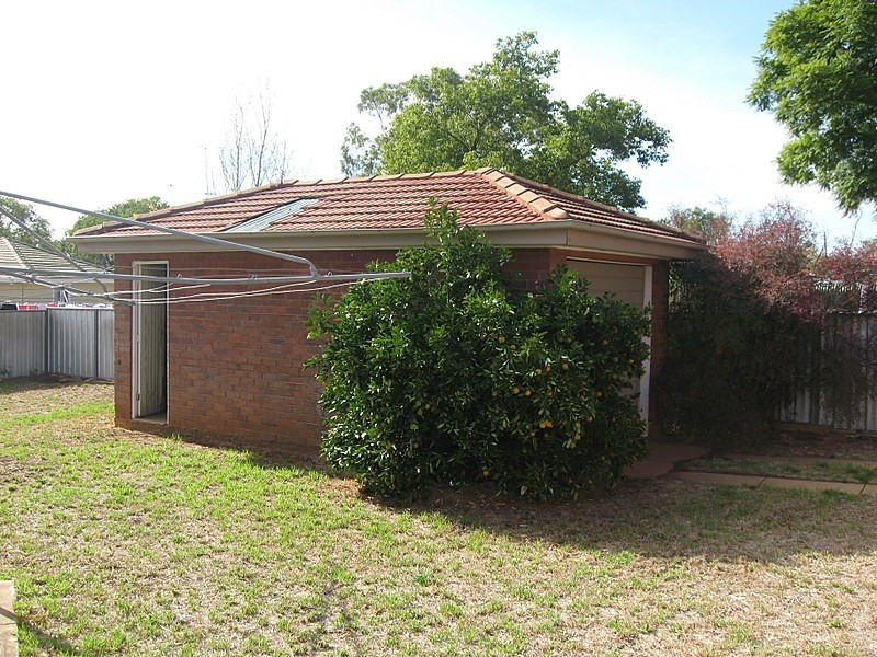 42 Medlyn Street, Parkes NSW 2870